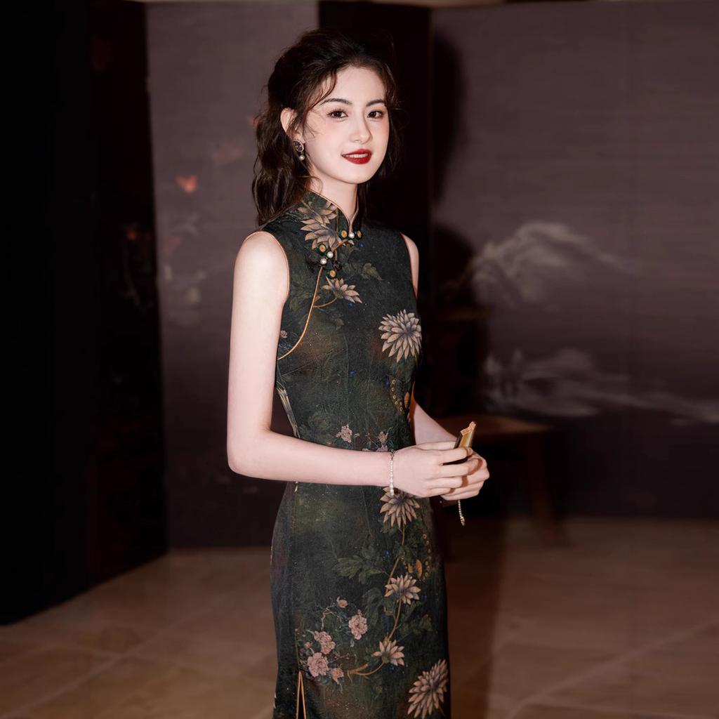 Без рукавов ципао длинный 1011 новый женский новый китайский темперамент элегантный и тонкий молодой весна и лето ретро темно-зеленый