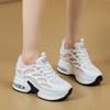 Дышащая летняя обувь, женские модные кроссовки со шнуровкой, увеличивающие рост на 8 см, женские сетчатые брендовые белые туфли
