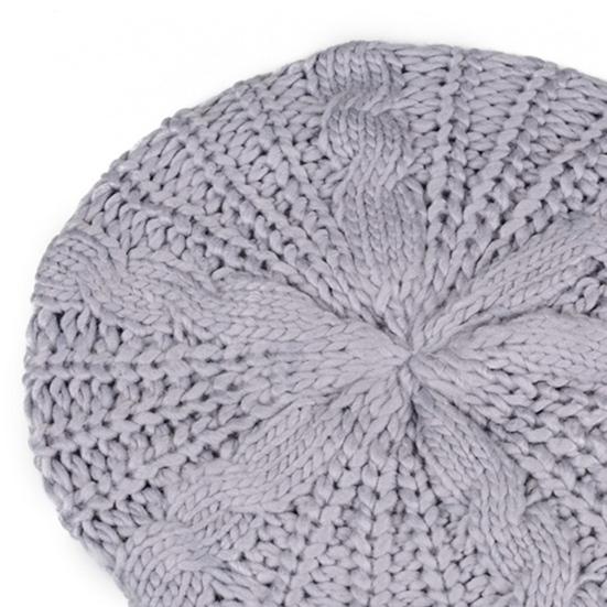 Женская осенне-зимняя шапка вязаная шапочка однотонная эластичная скрученная текстура держится