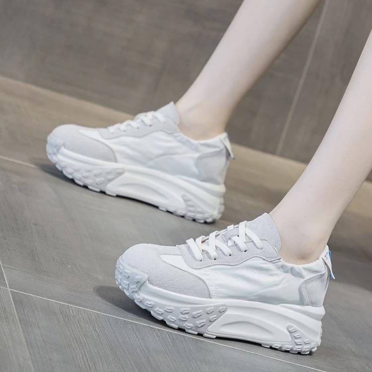 Маленький человек увеличивает рост, туфли для папы на платформе, женская обувь 2025 года, весна, новая мягкая подошва, дышащая тканевая поверхность, повседневная спортивная обувь