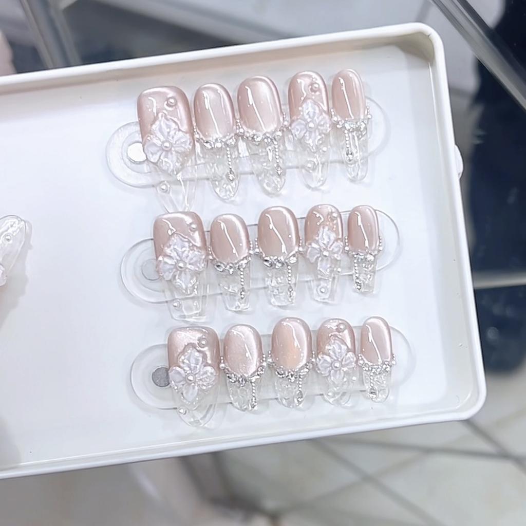 Hand-made Armor-wearing Spring and Summer Cool Style Ice-transparent Glass Three-dimensional Hand-painted Cat-eye Nail Art Patch