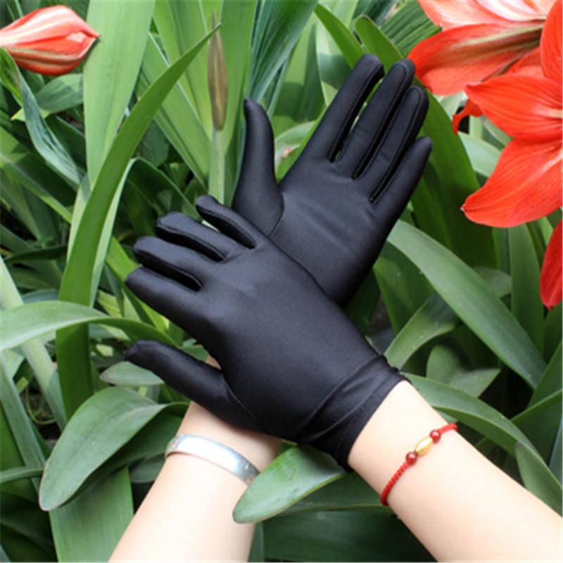 Атласные перчатки для торжеств