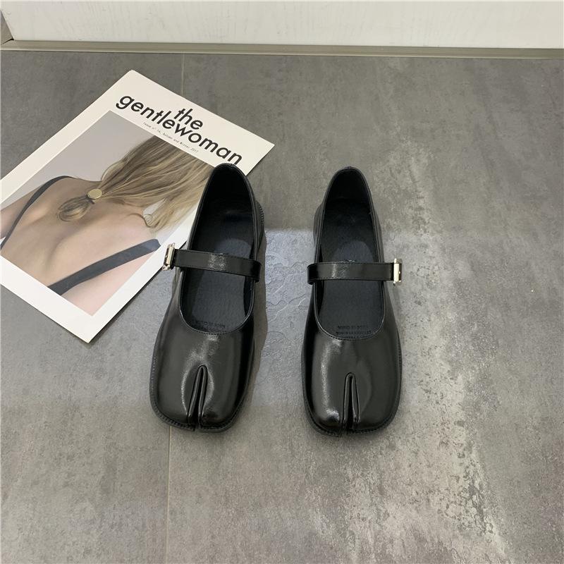 Женские мокасины Tabi Ninja Flats с раздельным носком Mary Janes Black Leather One Word Buckle Shoes Solid Brief Lady Loafers + бесплатные носки