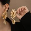 Эпатажные Серьги-гвоздики в Ретро-стиле Легкая Роскошь Золотые Серьги с Кисточками и Алмазными Цветами Уникальные Серьги с Характером