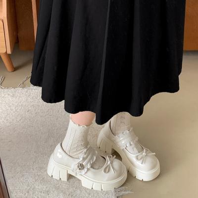 Ретро черные французские туфли на толстом каблуке и толстой подошве, с мелким вырезом, одинарные туфли женские лето 2025 новые, универсальные туфли Мэри Джейн для ношения с юбкой