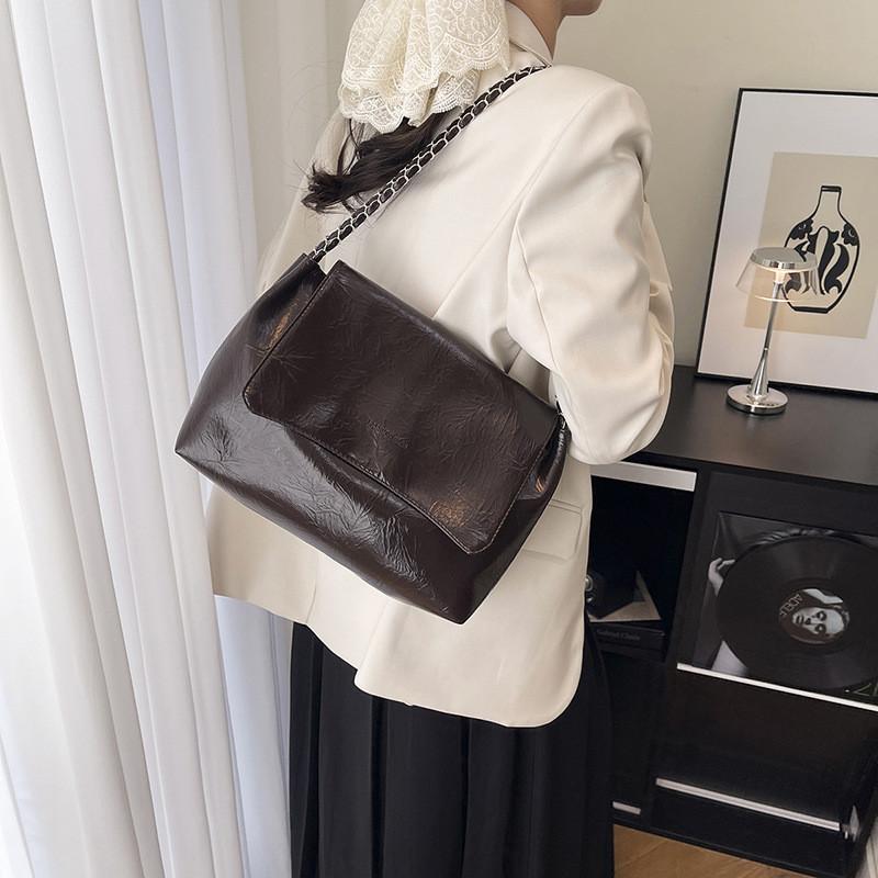 Casual Pu Large Tote Bag With Chain Handle For Streetwear And Daily Carrying