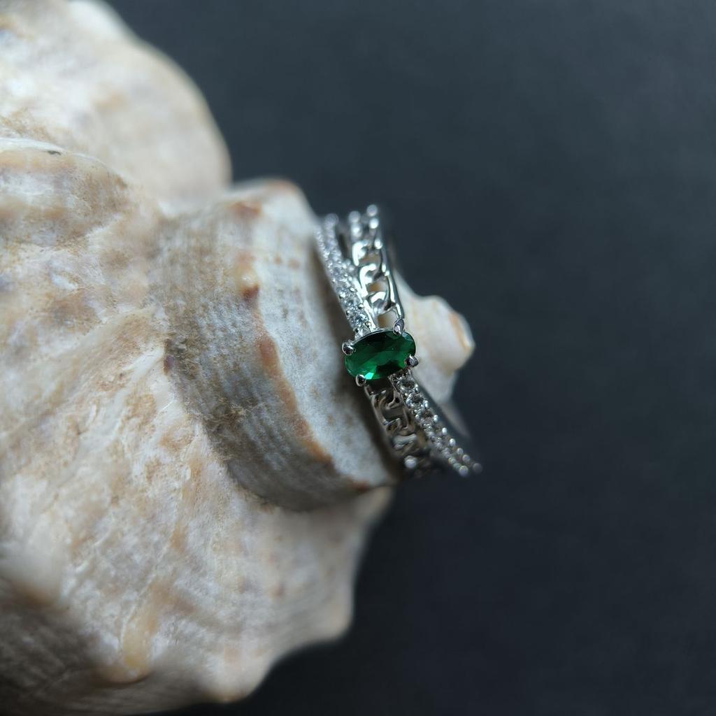Серебряное кольцо с изумрудом nano 0.518ct, вес изделия 2,61 гр (2192138)