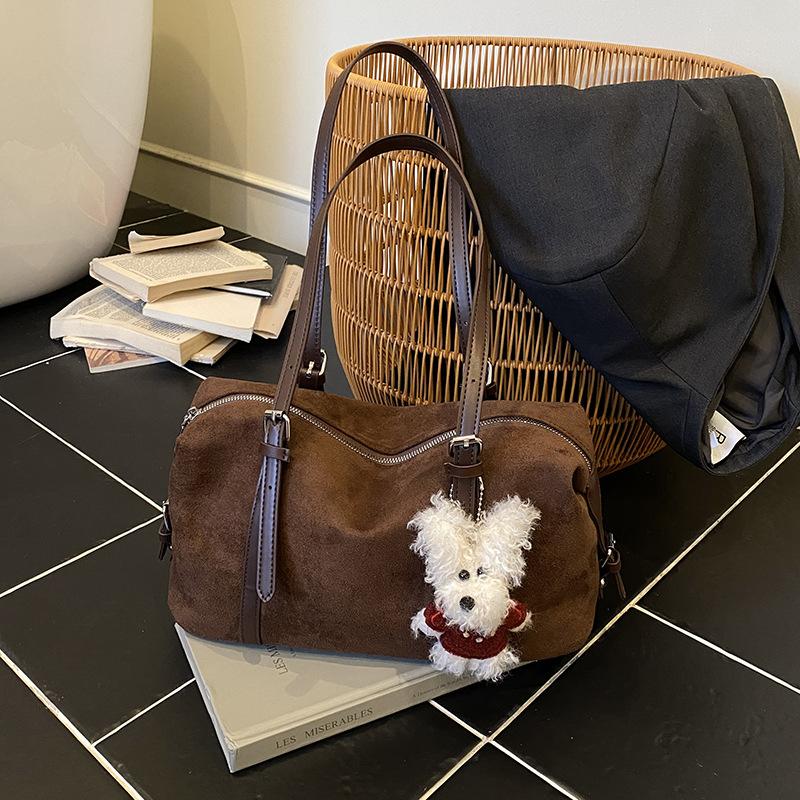 Осенне-зимняя ретро замшевая сумка большой вместимости женская 2025 новая повседневная дорожная сумка через плечо портативная сумка-тоут