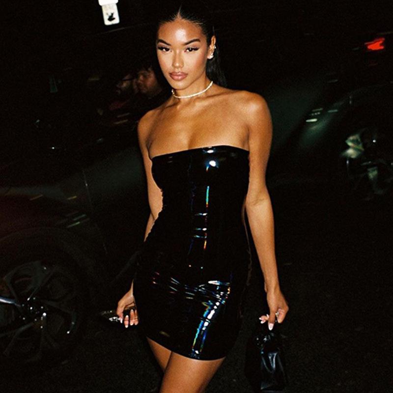 Блестящее платье-труба на одно плечо, осень/зима 2024 г. — женская мода в европейском и американском стиле.