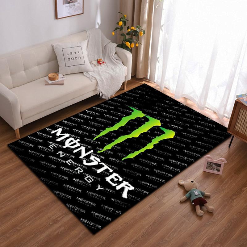 Коврик с логотипом Monster Energy на черном фоне. Нескользящий коврик, подходит для гостиной и спальни, под диваны.