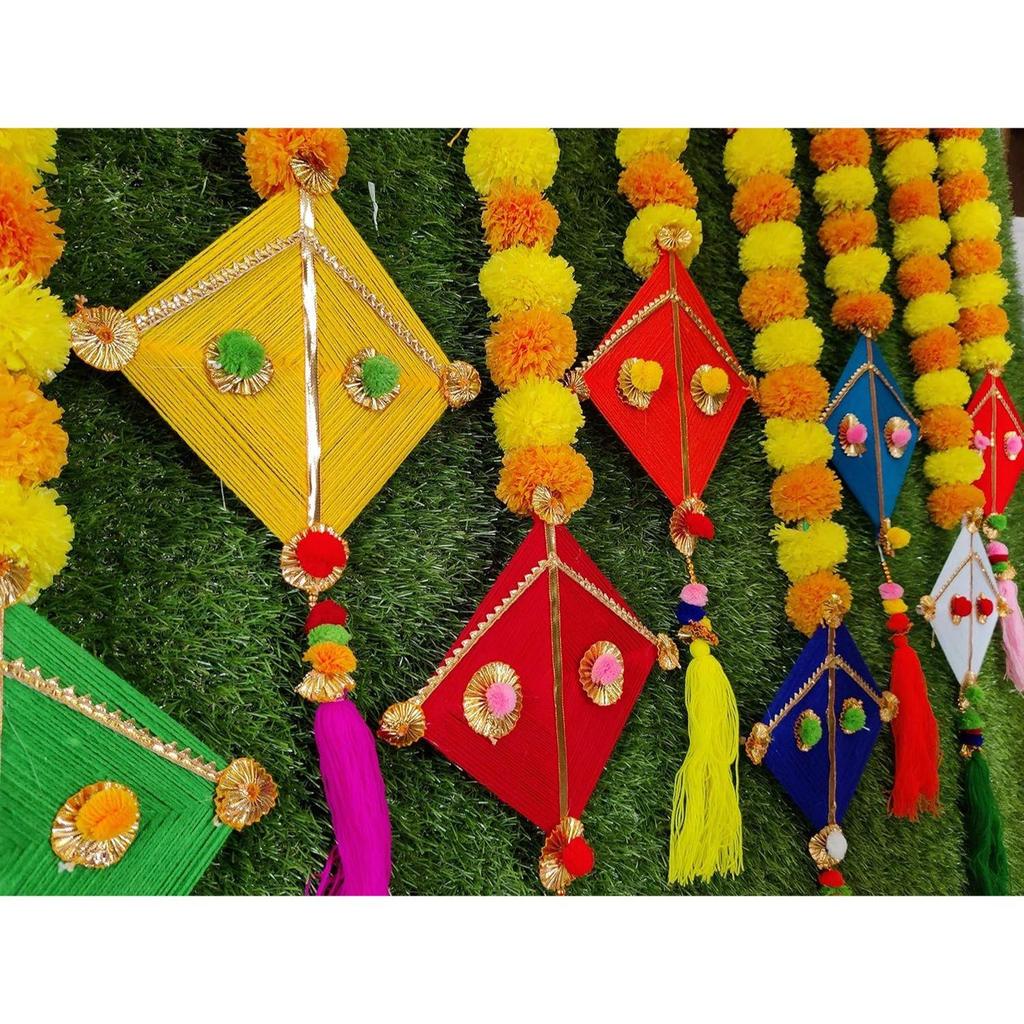 Ручной работы Искусственные Бархатцы Пушистые Цветы Красочный Шерстяной Воздушный Змей Подвесной для Дома, , Храма Комната для Пуджи Украшение (Пакет из 5)