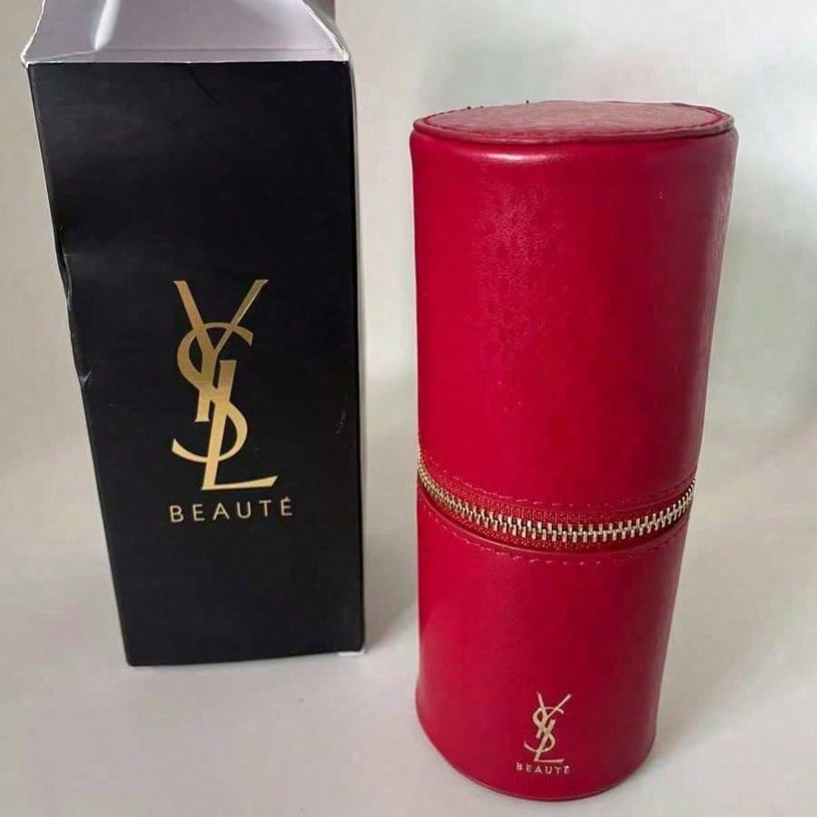 Легкая женская косметичка Yves Saint Laurent