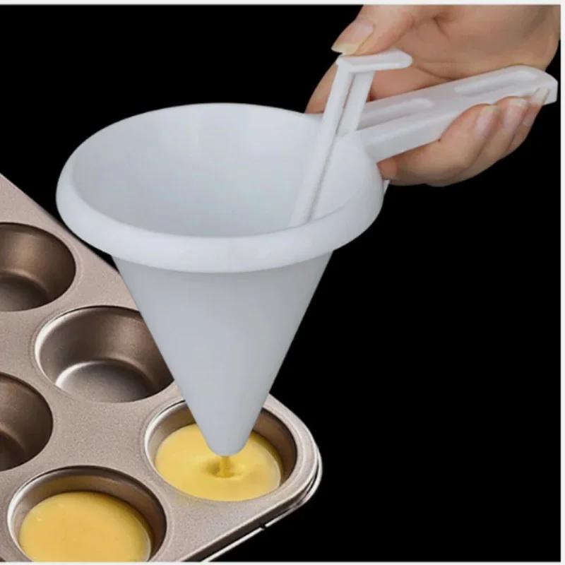 Handheld Batter Dispenser Cup Cake Baking Tool Portion Funnel Cream Frosting Chocolate Separator Measuring Cup Pastry Dispenser