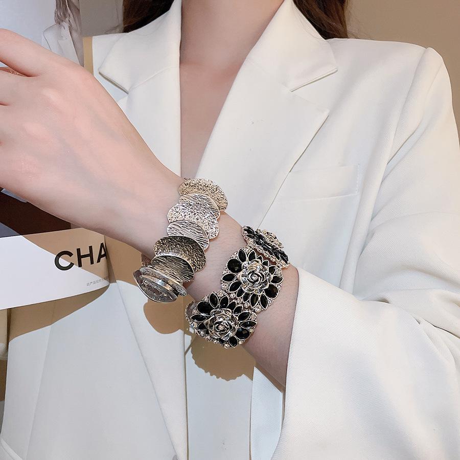 Винтажный браслет в придворном стиле, инкрустированный бриллиантами «роза»: Роскошный женский модный браслет