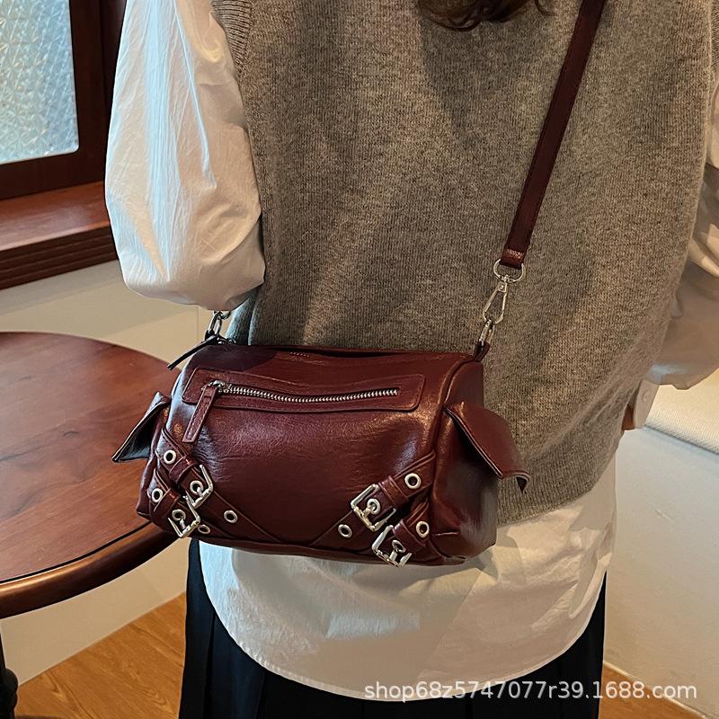 Large Capacity Bag Women's Autumn and Winter 2025 New Fashion Niche Design One-shoulder Crossbody Bag Retro Versatile Pillow Bag