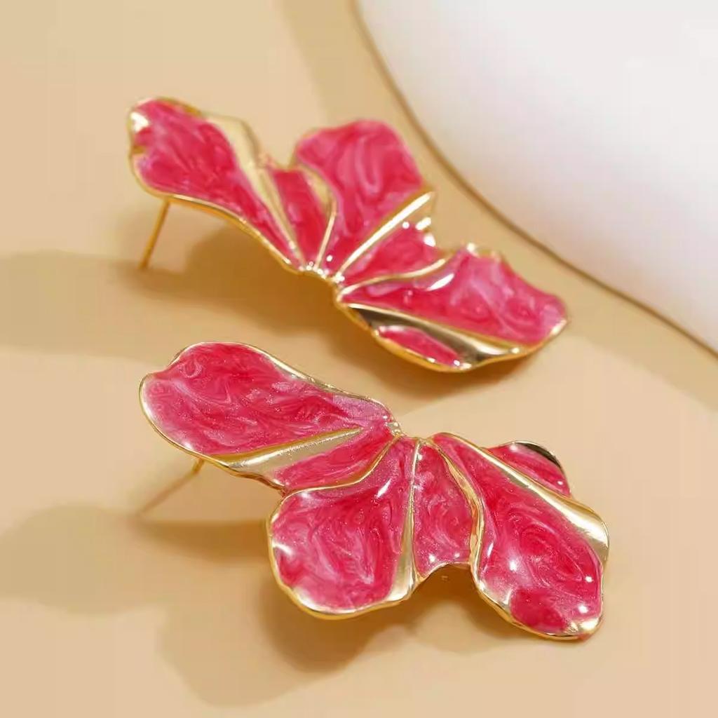 Vintage Pink Red Dripping Oil Flower Earrings for Women Fashion Irregular Forest Maple Leaf Stud Earrings Party Trendy Jewelry