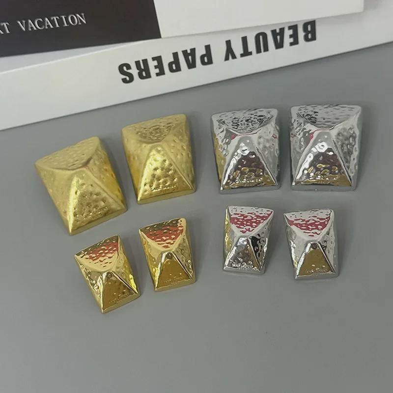 «Модные геометрические квадратные серьги с узором «молот» от Ян Шулиня: Роскошное, элитное решение для женщин».