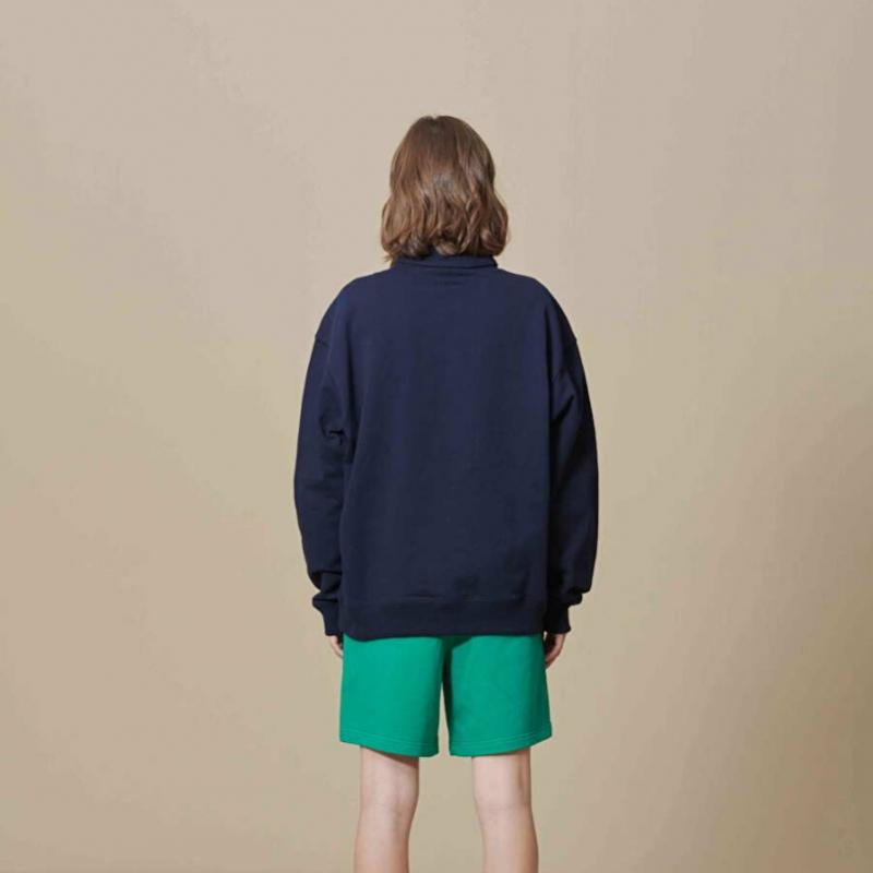 Высокий воротник, молния до середины, темно-синий