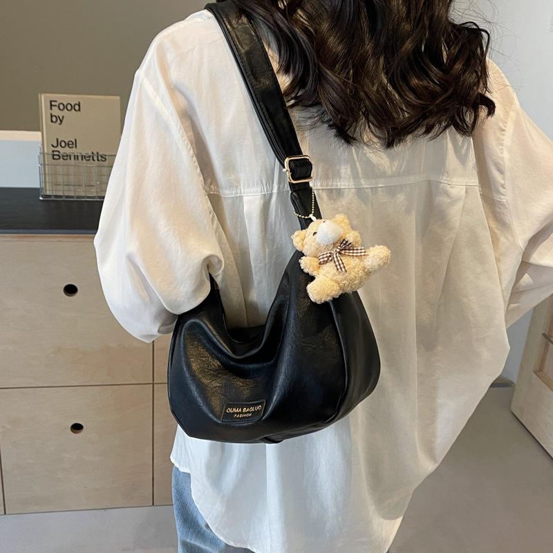 Популярная мода этого годаЖенская сумка-мессенджер из мягкой кожи 2025 весна новая универсальная сумка-пельмень