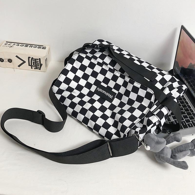 Summer Women's Bags Large Capacity Women's Commuting Men's Trendy Postman Plaid One Shoulder Crossbody Bag