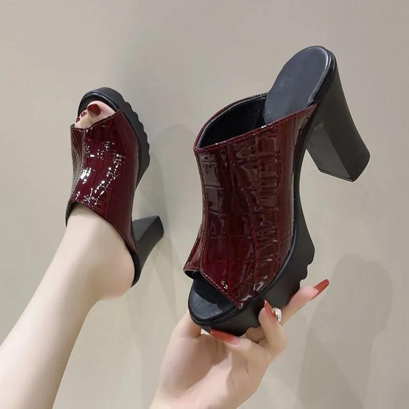 2024 Дизайнерские женские тапочки с открытым носком, модные туфли-гладиаторы на платформе, женские босоножки на высоком квадратном каблуке, размеры 35-40