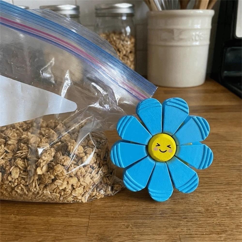 Rotatable Kitchen Storage Clips Plastic Magnetic Bag Sealers Cute Snack Sealing Clips Home Decor