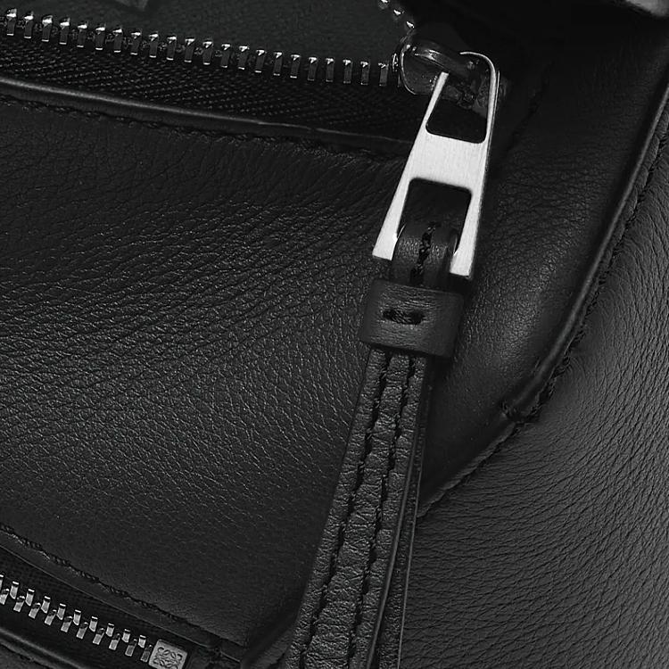 Loewe Сумка на пояс 24 Регулируемый плечевой ремень Застежка-молния Кожаная поясная сумка Мини-сумка на пояс для мужчин Черная B510EB1X03-1100