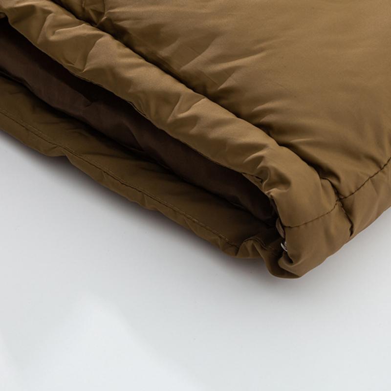 Короткая женская куртка-пуховик с капюшоном и свободным кроем, зимнее пальто