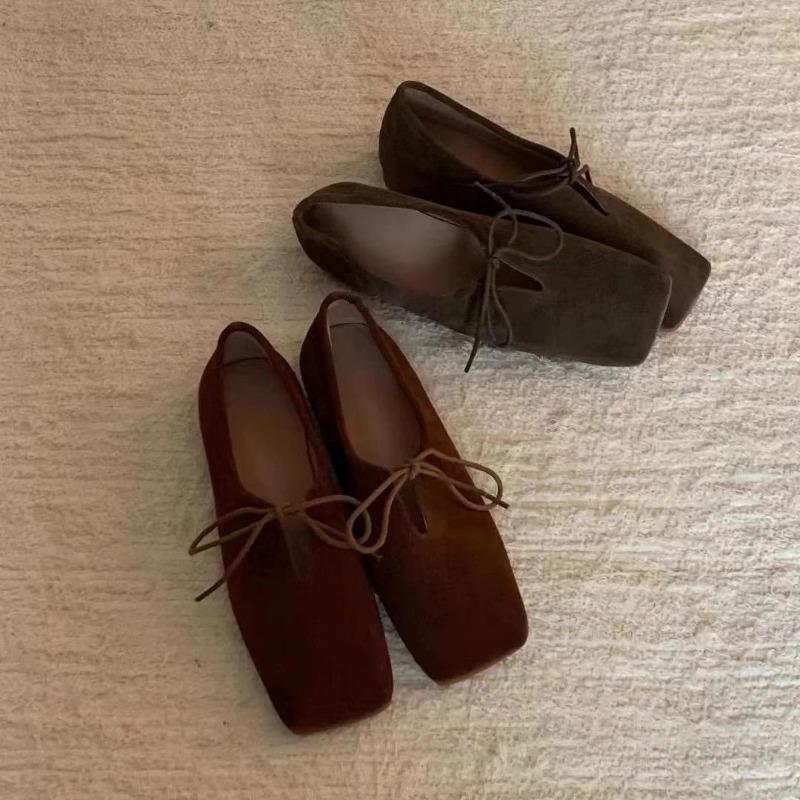 Модные балетки женские балетные танцевальные туфли замшевые повседневные дизайнерские мокасины с квадратным носком 2024 года трендовая осенняя спортивная обувь на шнуровке балетки женские