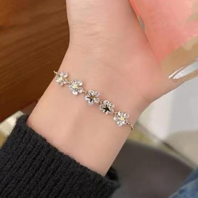 Женский браслет со стразами в форме лепестка, регулируемый браслет в корейском стиле, браслет для отдыха, работы, повседневной носки