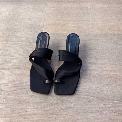 Женские летние высококлассные домашние тапочки, осенние новые босоножки с открытым носком, на высоком каблуке, с квадратным носком, на тонком каблуке