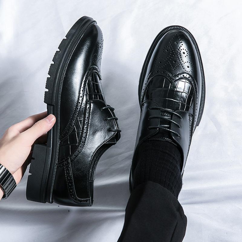 New Brock men's shoes British pointed engraved leather shoes business dress Korean version breathable black trendy wedding leather shoes