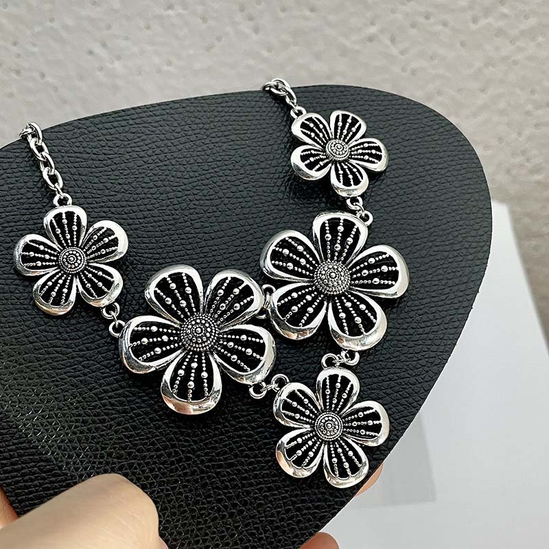 Bohemian Metal Patchwork Flowers Pendant Necklaces for Women Men Punk Hip Hop Silver Color Butterfly Chain Necklace Jewelry