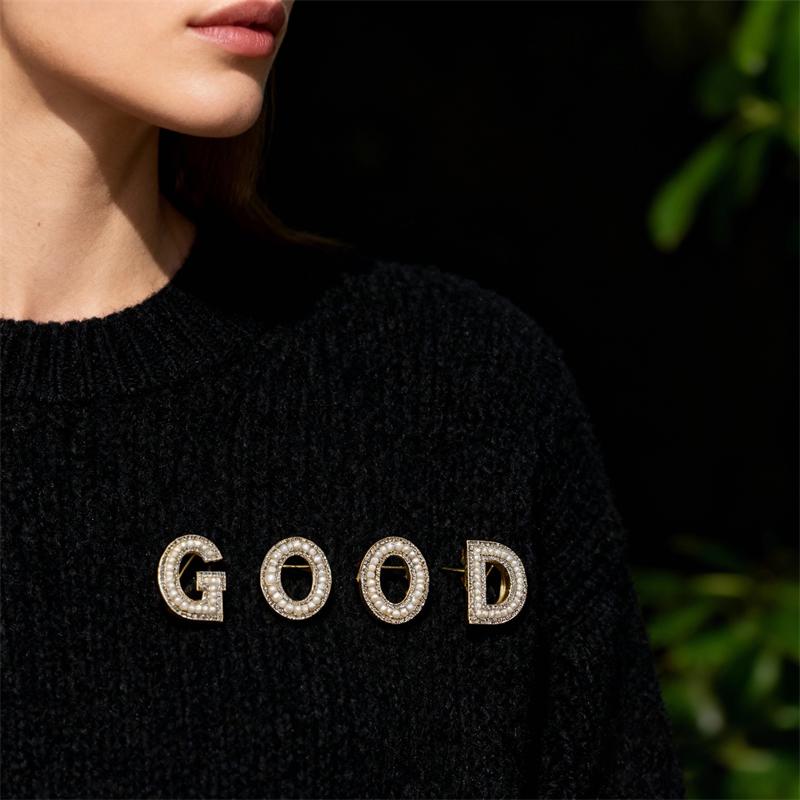 Crystal Rhinestone Pearl A-Z 26 Letters Brooch Women English Alphabet Brooch Pin Corsage Collar Jewelry Clothes Bag Decor Gifts