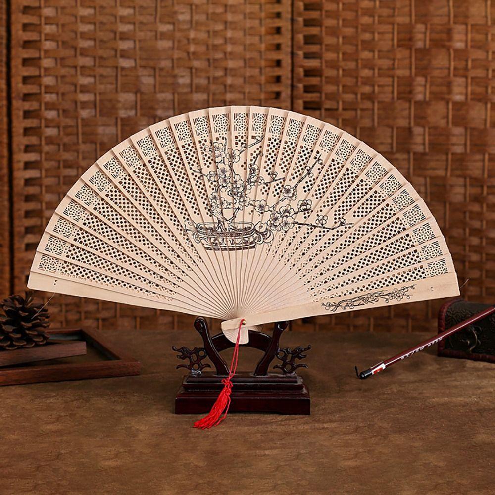 Окрашенный в китайском стиле деревянный веер из сандалового дерева, ретро складной веер, подарок, полый резной складной веер