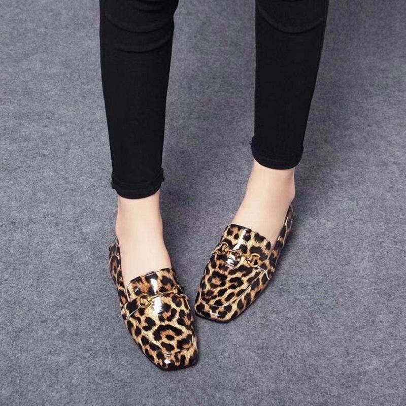 Fashion Fashion Women's Shoes Designer Leopard Loafers Sneakers Womans Round Toe Flats British Sytle Ladies Patent Leather Footwear