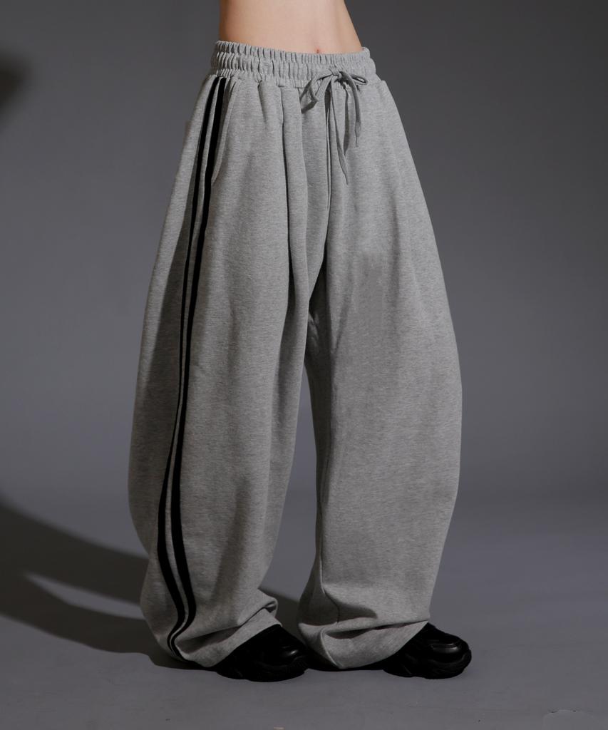 LIKE THE MOST Two-Taping Pintuck Wide Training Pants [Melange]