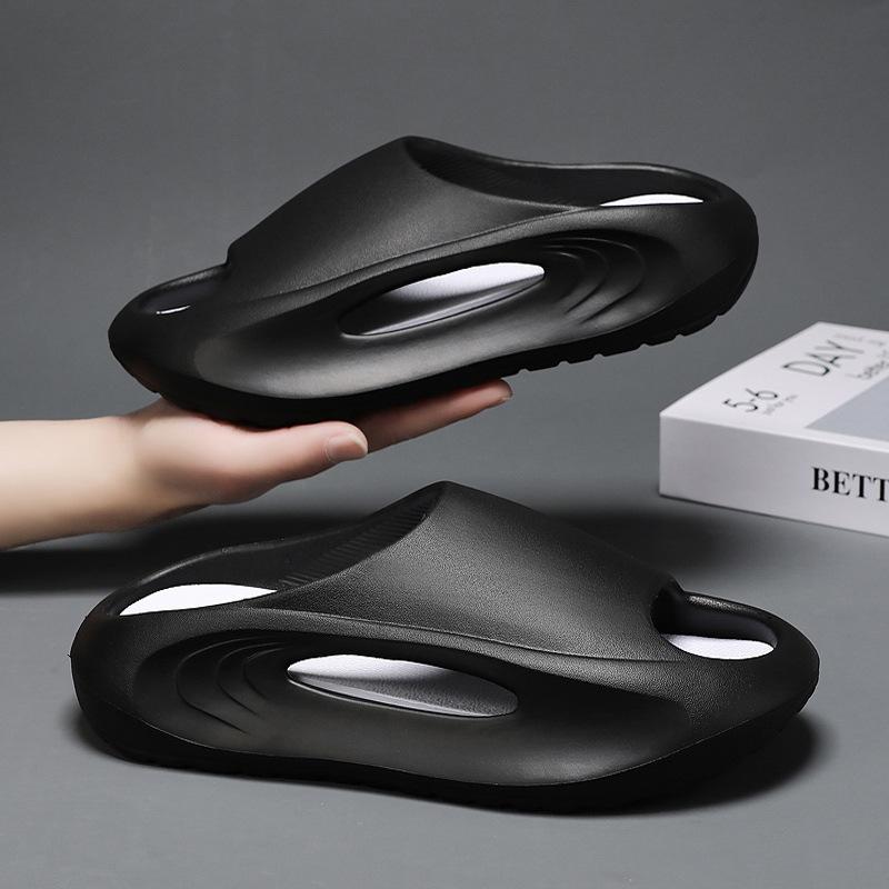 Men Slippers Summer Luxury Sandals Men Outside Fashion Outdoor Casual Beach Slippers Breathable Shoes for Men Home Slippers2024