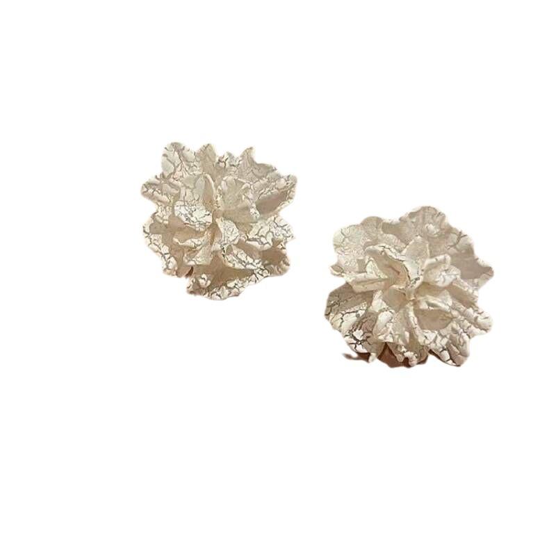 Super Fairy Pure White Flower Earrings Women'S Summer Pink Vacation Style Niche Stud Earrings Retro French Earrings