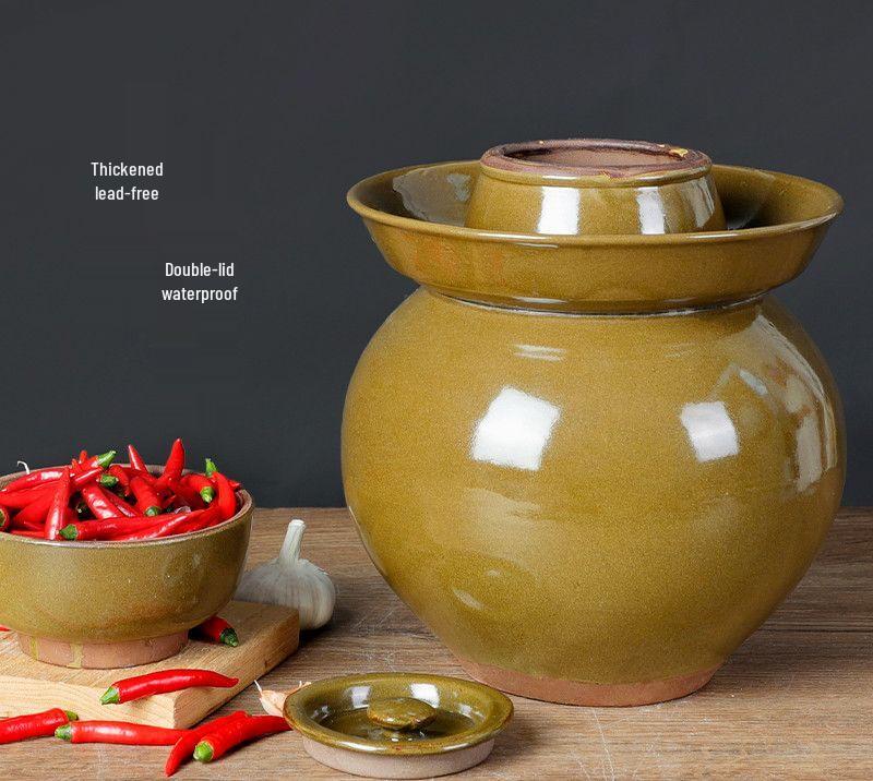 Традиционный керамический чан для засолки