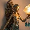 Настенный светильник-русалка Винтажная светодиодная лампа из смолы для спальни гостиной Теплое свечение Фантастический декор Уникальный подарок для любителей океана и мифических существ