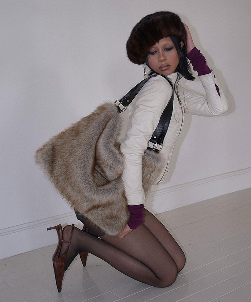 Sand Museum Flap Hobo Bag [Fur Brown]
