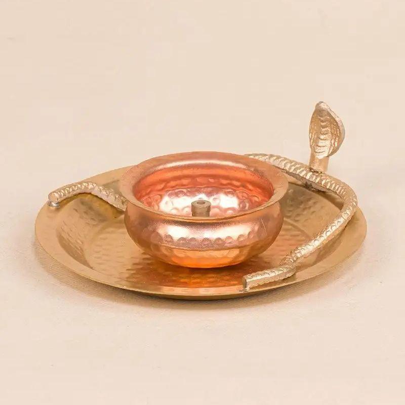 Лампа с декором в виде змеи, Hammered Snake Lamp, Isha Life