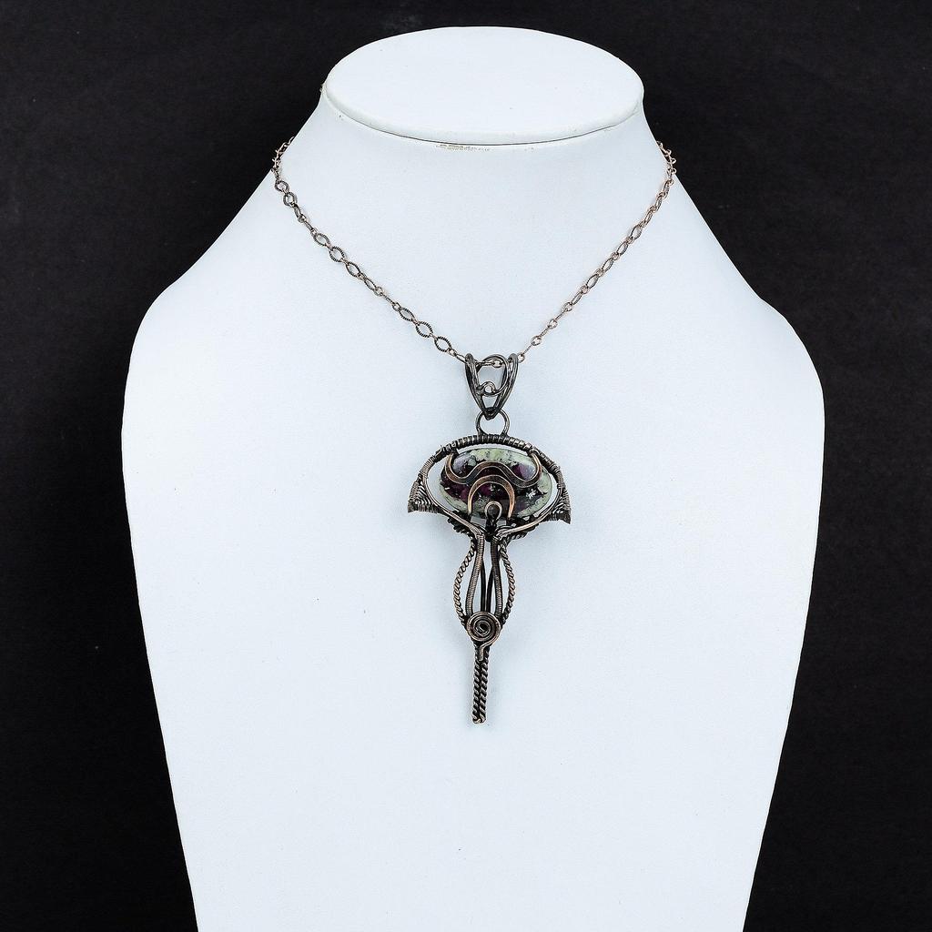 Подвеска из эвдиалита, обернутая медной проволокой, ювелирные изделия из эвдиалита, подвеска из натурального драгоценного камня ручной работы, подарок на годовщину, ювелирные изделия из медной проволоки