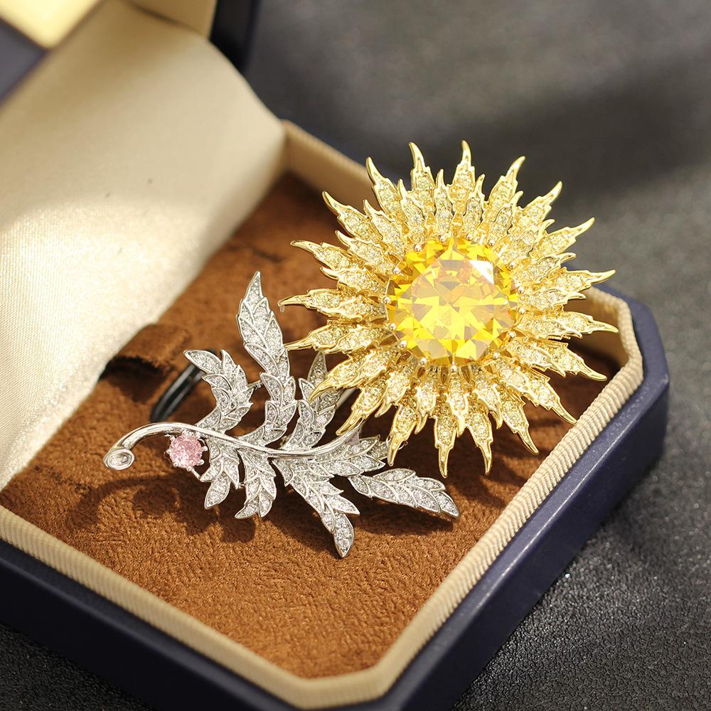 Высококлассная тяжелая промышленность преувеличенная индивидуальность желтый бриллиант одуванчик букет брошь легкая роскошь высококлассная булавка-цветок анти-свет женщина
