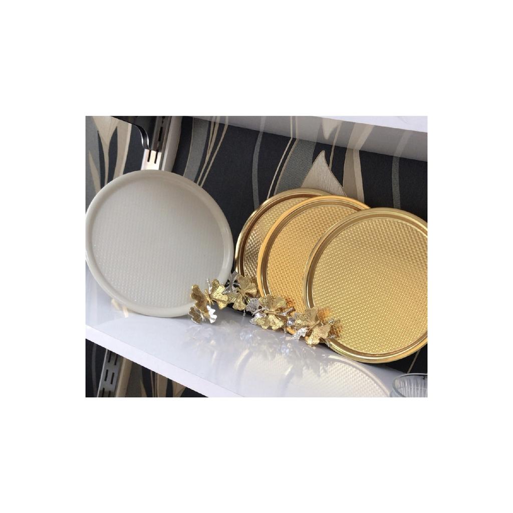 Декоративные 2 кремовые сервировочные миски разной концепции и золотой поднос для кофе Роскошная презентация