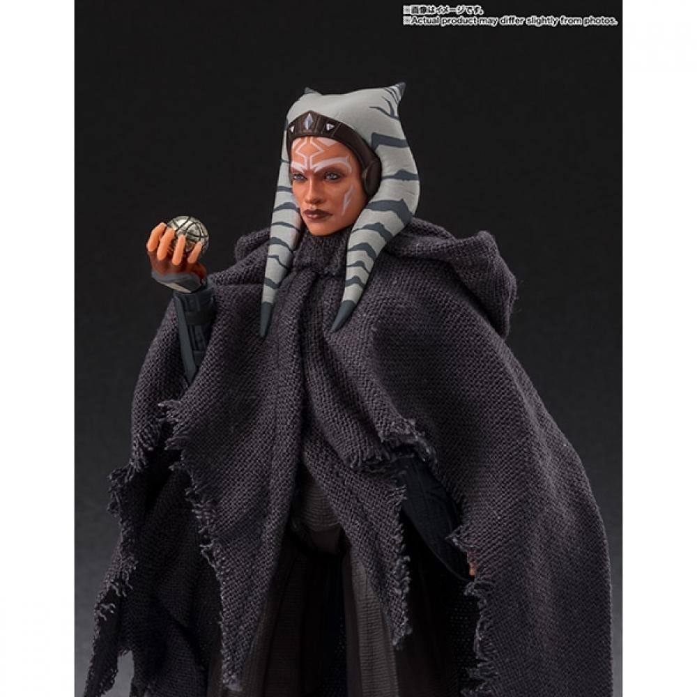 Bandai Spirits Ш. Figuarts  Figuarts  Звездные войны  Асока  Звездные войны  Асока  [Предварительно окрашенная фигурка  Общая высота прибл.. 150 мм]