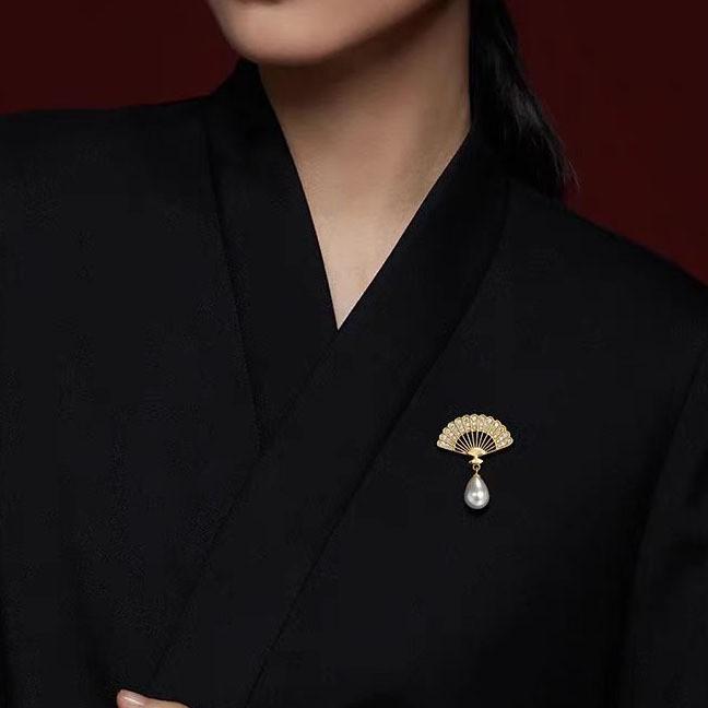 Fashion Brooch, Diamond Studded Brooch, Suit Brooch, Accessories