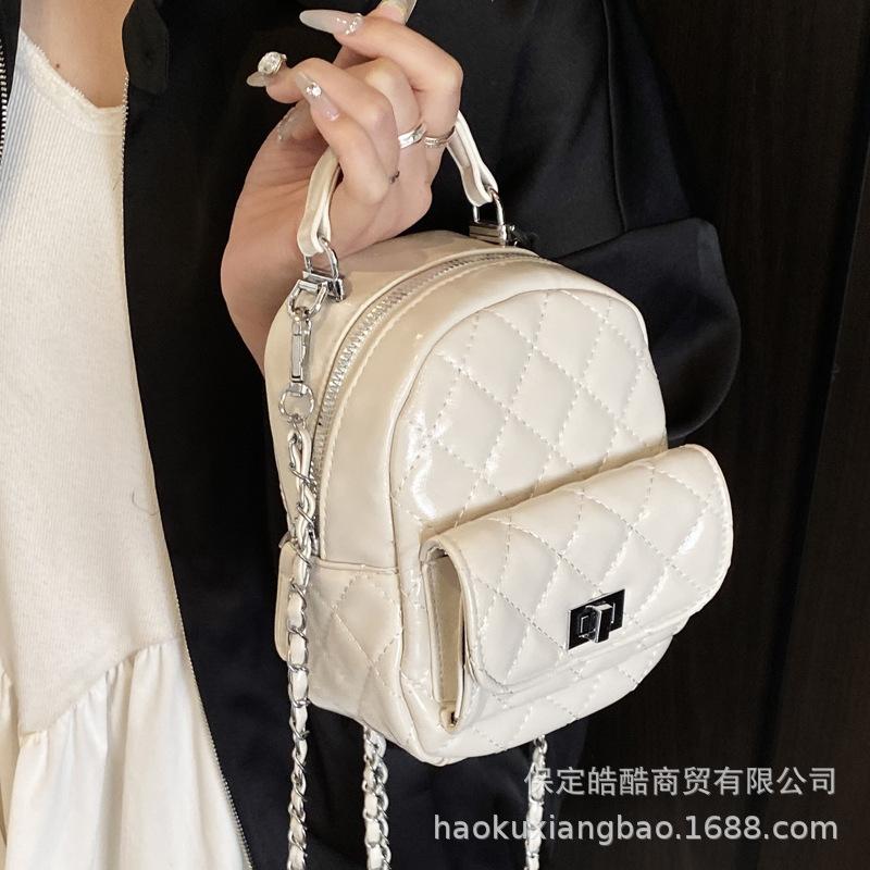 Модный женский рюкзак с ромбовидной вышивкой нитью, новая универсальная модель 2025 года, дорожный мини-рюкзак на цепочке для школы