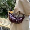 Textured crescent bag 2025 winter new women's bag niche design shoulder bag simple retro messenger bag tide